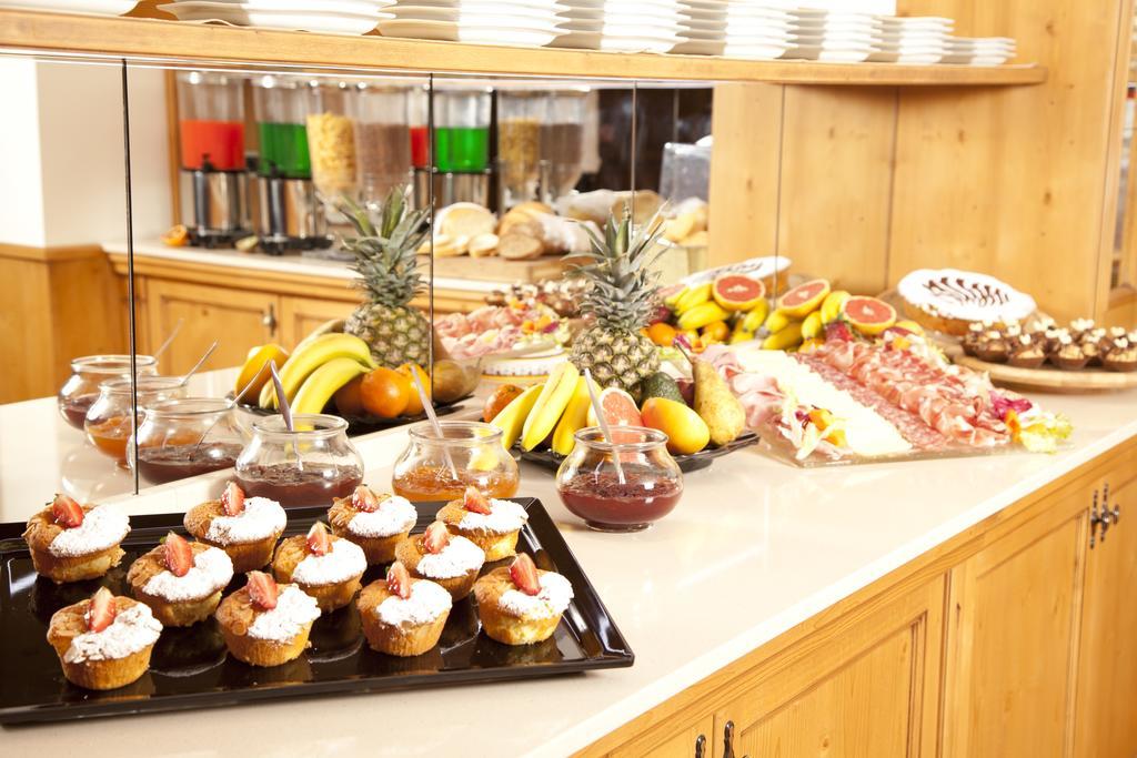 Hotel Europeo Alpine Charme&Wellness Pinzolo Esterno foto