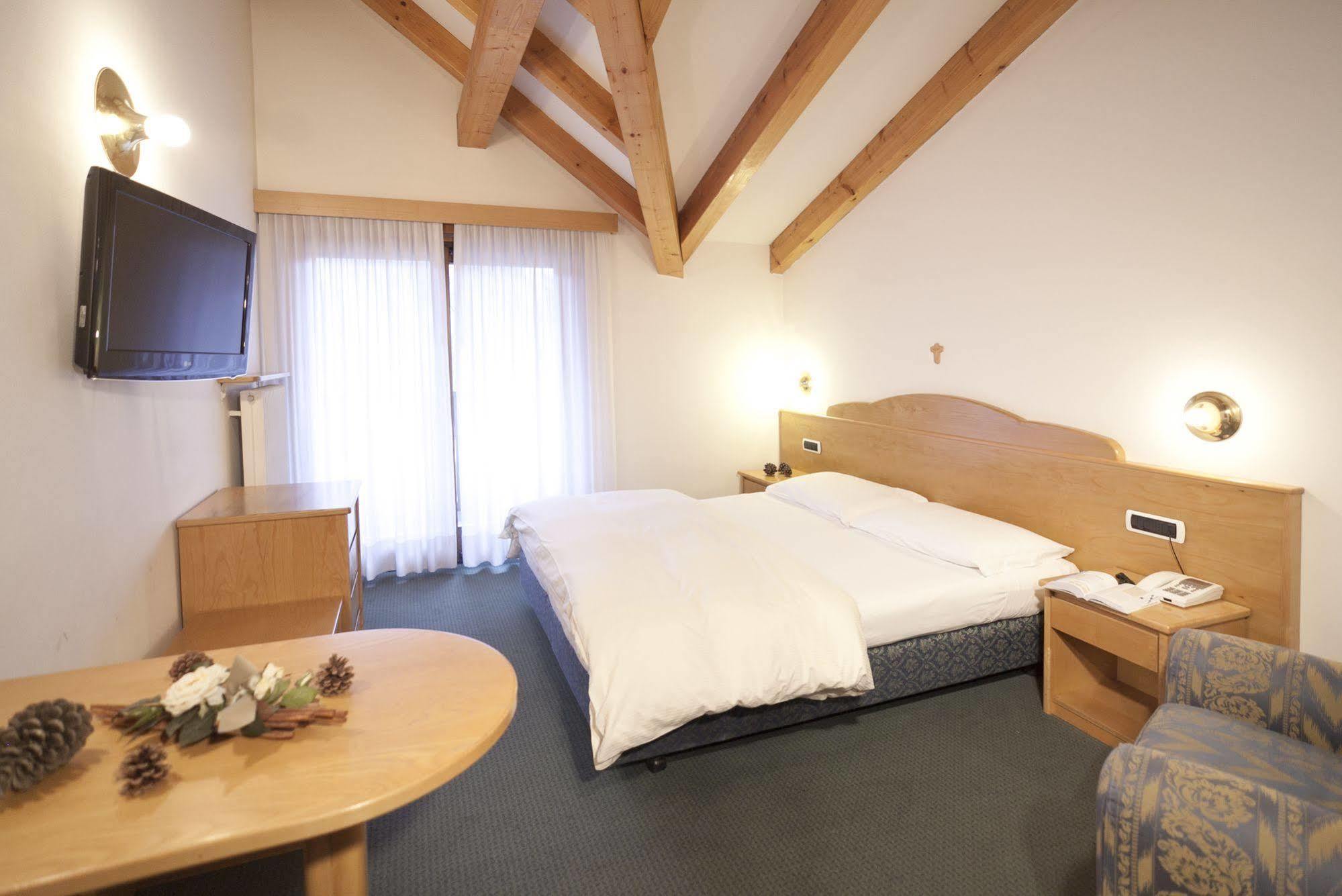 Hotel Europeo Alpine Charme&Wellness Pinzolo Esterno foto