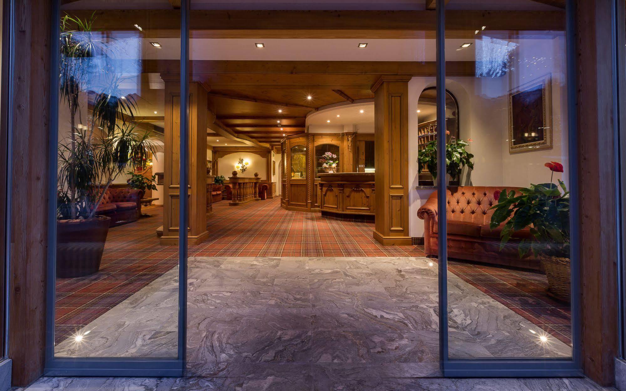 Hotel Europeo Alpine Charme&Wellness Pinzolo Esterno foto