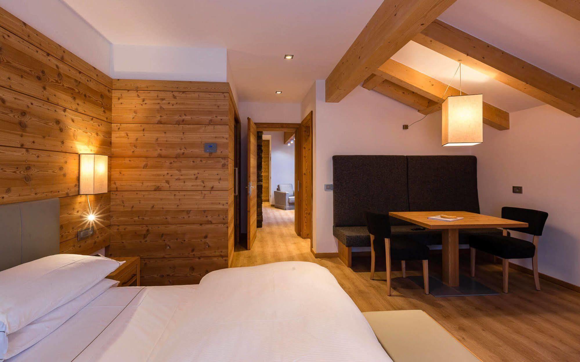 Hotel Europeo Alpine Charme&Wellness Pinzolo Esterno foto
